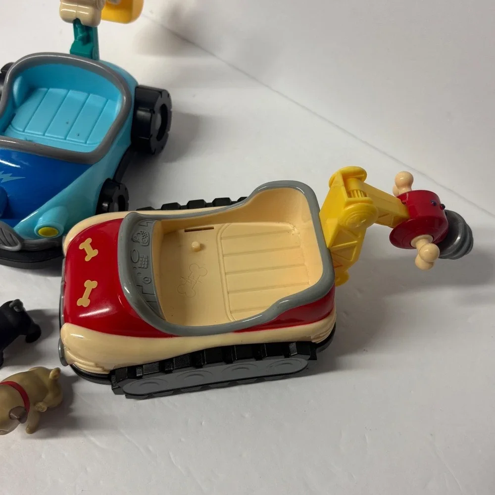 Disney Puppy Dog Pals Just Play Vehicle and Figure Lot Bingo Rolly Hissy Keia